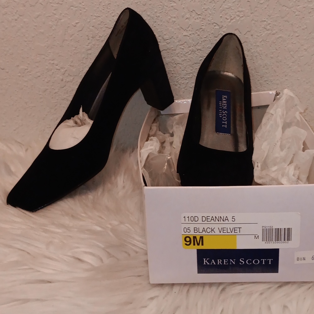 KAREN SCOTT BLACK VELVET HEELS SZ 9M
